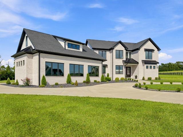 House for sale in Versailles, Kentucky