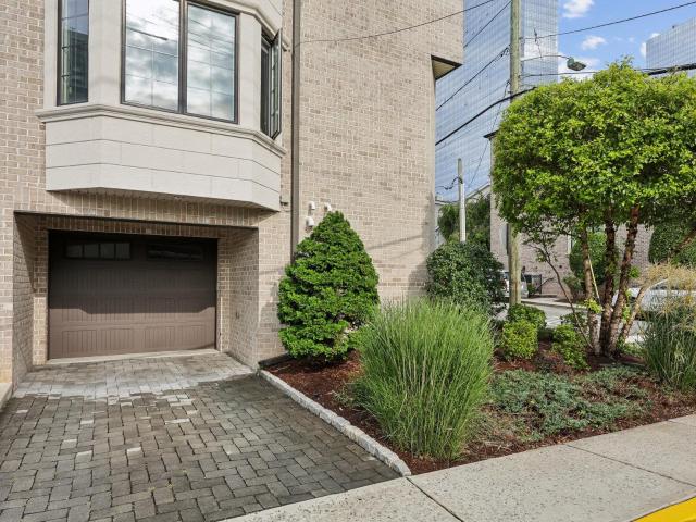 Condo for sale in Fort Lee, New Jersey