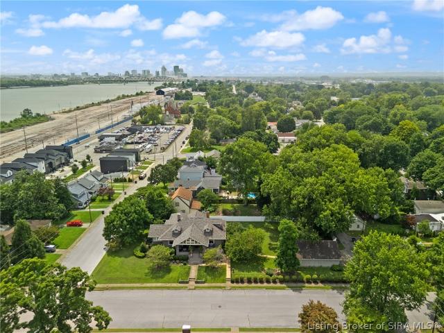House for sale in Jeffersonville, Indiana
