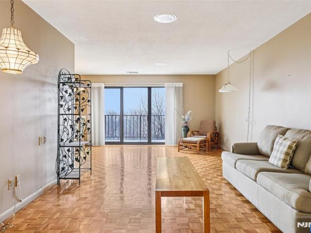 Condo for sale in Hackensack, New Jersey