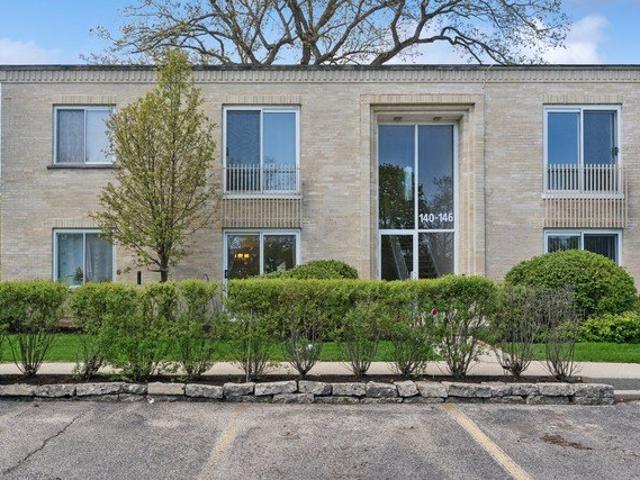 Condo for sale in Glencoe, Illinois