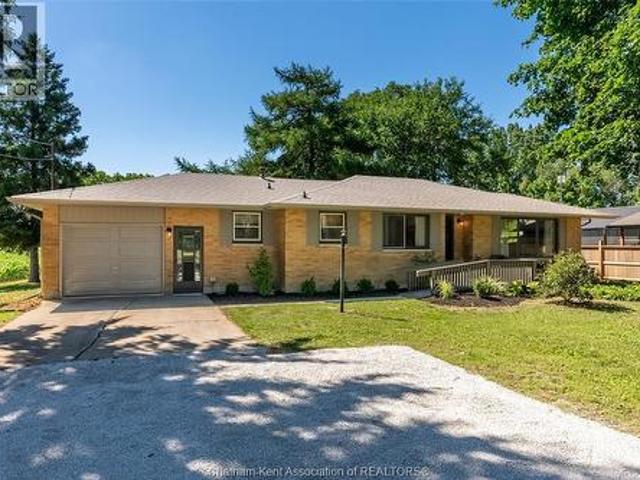 House for sale in Chatham–kent, Ontario