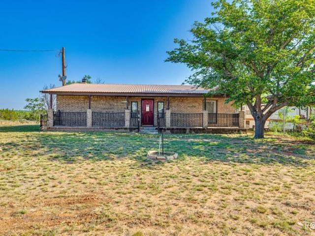 House for sale in Robert Lee, Texas