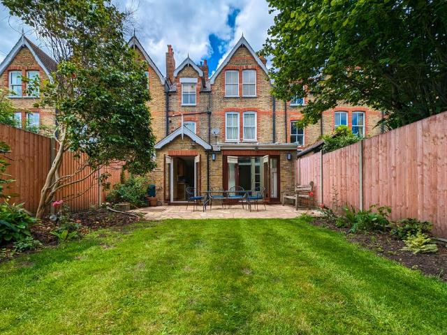 House for rent in North Sheen, Greater London