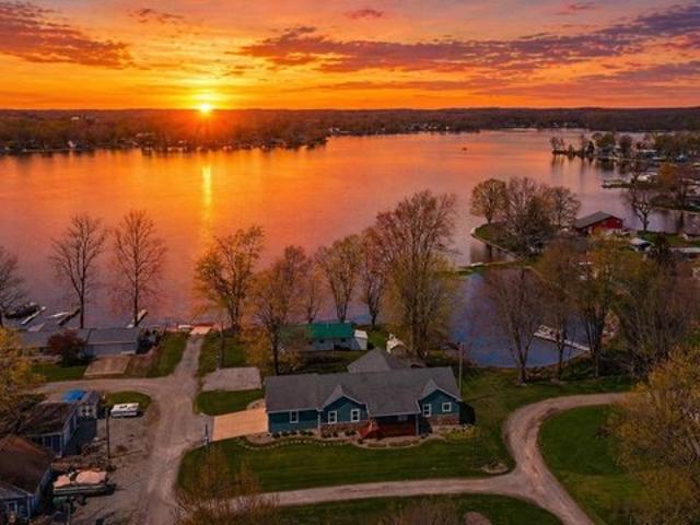 House for sale in Hudson, Indiana