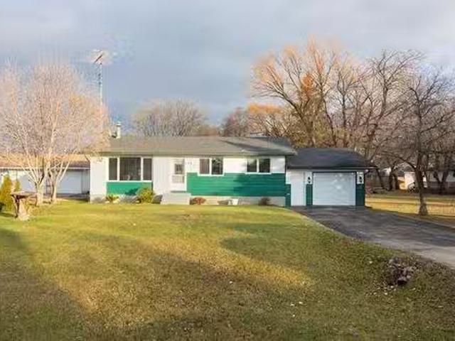 House for sale in Lac Du Bonnet, Manitoba