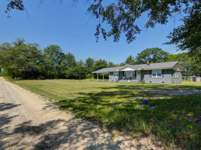 House for sale in Batesburg