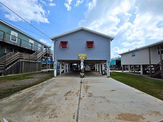 House for sale in Grand Isle, Jefferson Parish