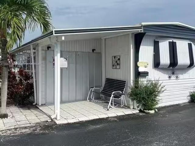 House for sale in Hollywood