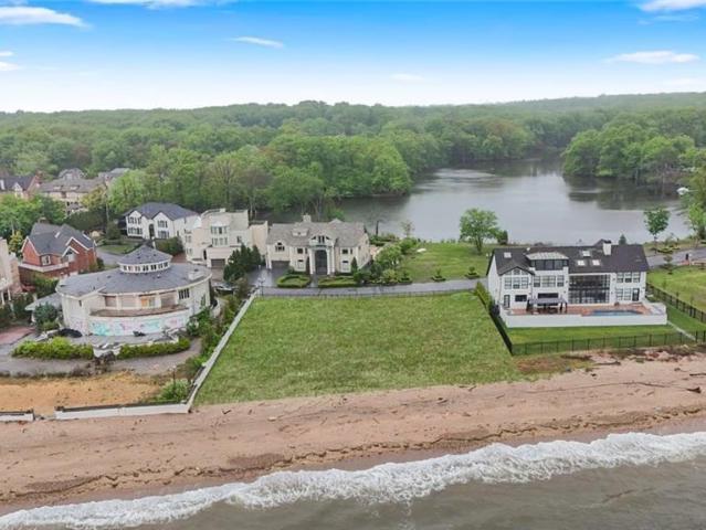 Land for sale in Arverne, New York