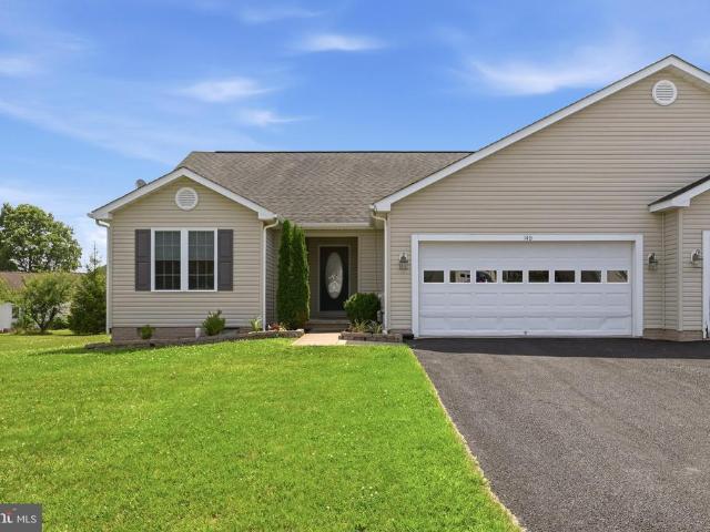 Townhouse for sale in Kearneysville, West Virginia