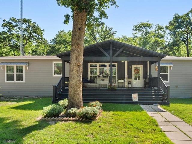 House for sale in Fairfield, Texas
