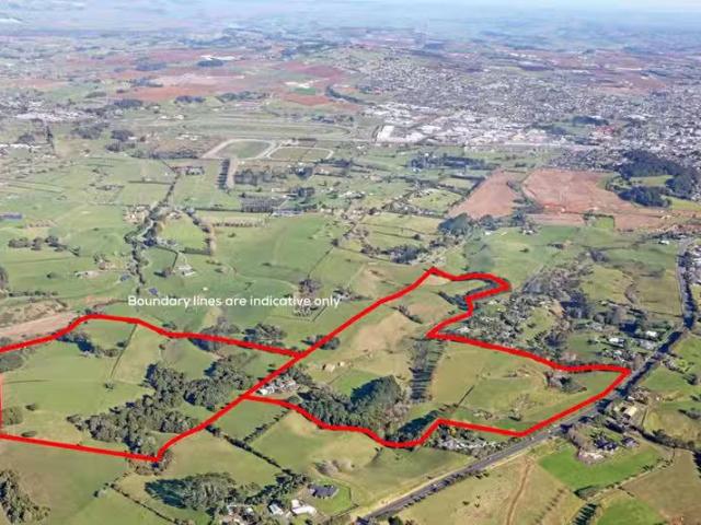 House for sale in Awhitu