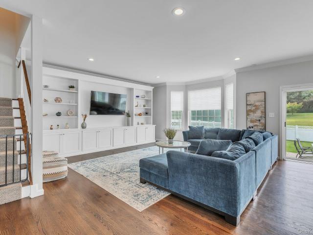 Condo for sale in The Villages West, Town of Huntington