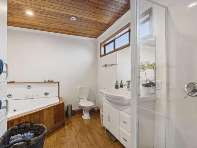 House for sale in Chaslands, Canterbury