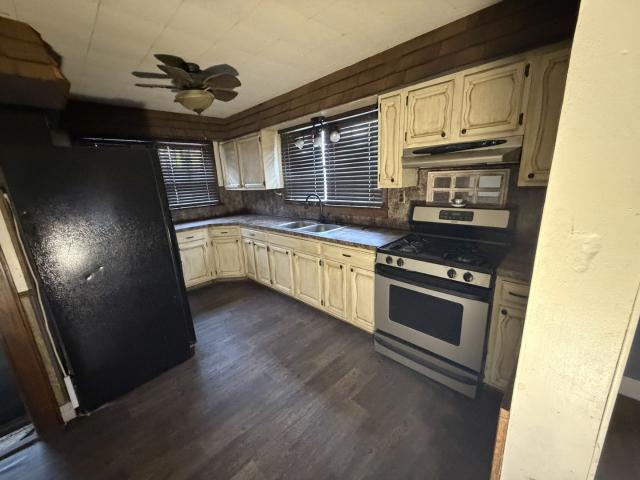 House for sale in Albion, Illinois