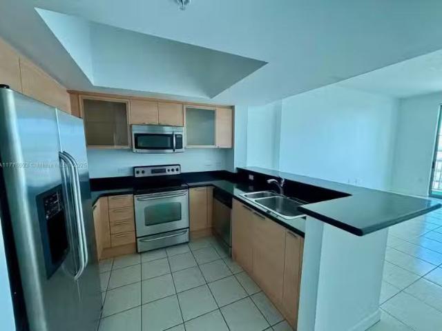 Apartment for rent in Hollywood