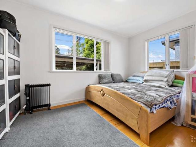 House for sale in Oratia