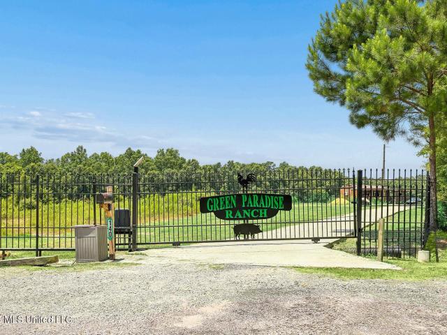 House for sale in Carriere, Mississippi