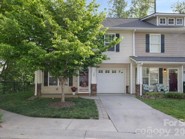 Townhouse for sale in Fletcher, North Carolina