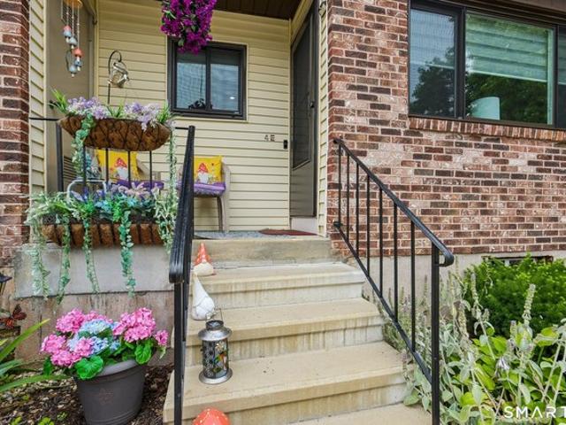 Townhouse for sale in East Haven, Connecticut