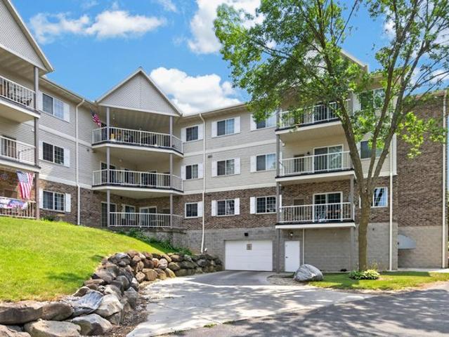 Condo for sale in Slinger, Washington County