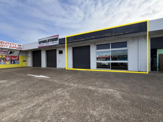 Warehouse for rent in Toombul, Queensland
