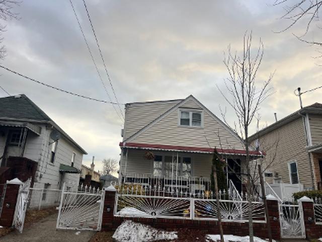 House for sale in Queens, Arverne