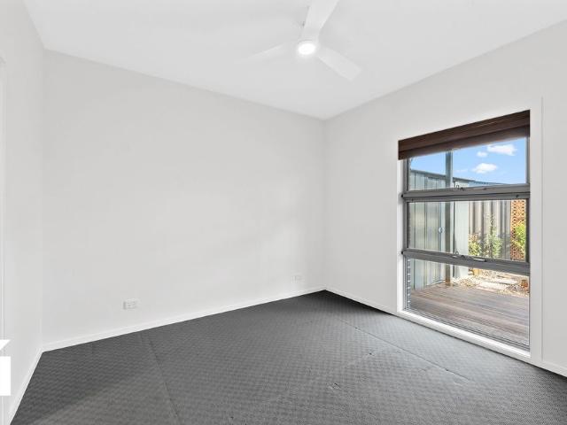 Townhouse for rent in Chifley, District of Woden Valley