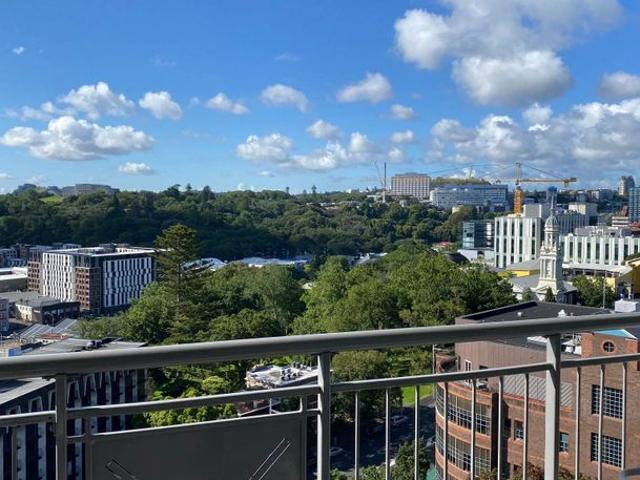 House for rent in Te Tōangaroa, Auckland