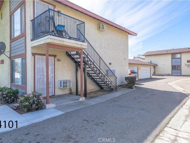 Apartment for sale in Midway City, California