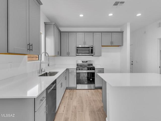 House for sale in Vail, Arizona