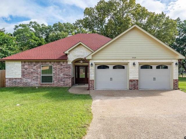 House for sale in Henderson, Texas