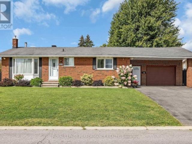House for sale in Queenswood Heights, Ottawa