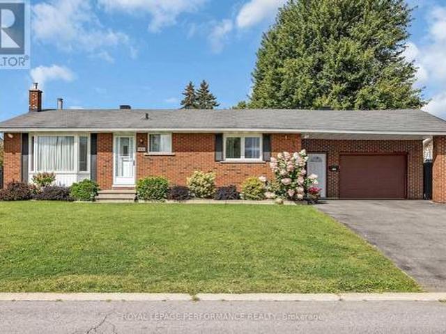 House for sale in Queenswood Heights, Ottawa