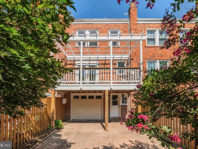 Townhouse for sale in Virginia