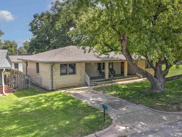 House for sale in Arkansas City, Cowley County
