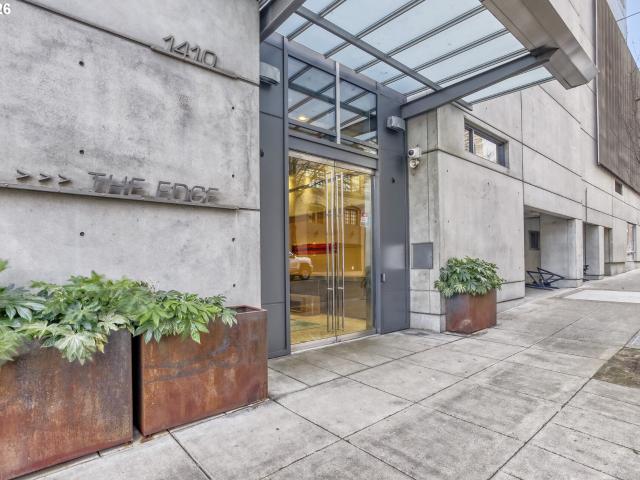 Condo for sale in Oregonia