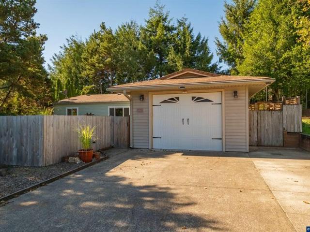 House for sale in Waldport, Lincoln County