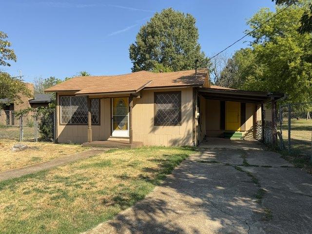 House for sale in Titus, Texas
