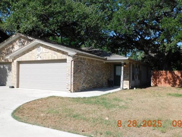 House for sale in Pleasanton, Texas