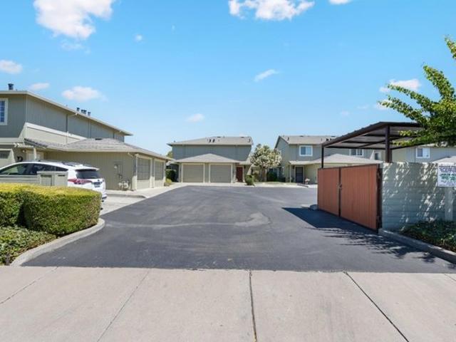 Townhouse for sale in Hollister, California