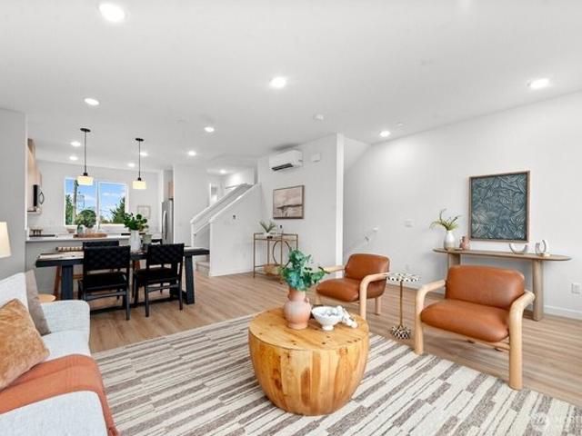 Townhouse for sale in Seattle, Washington