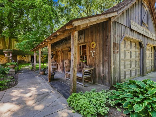 House for sale in Town of Centerville, Cleveland