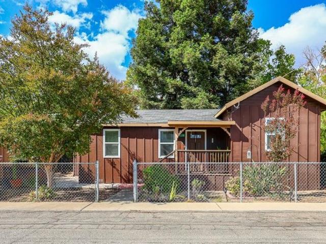 House for sale in Walnut Grove, California