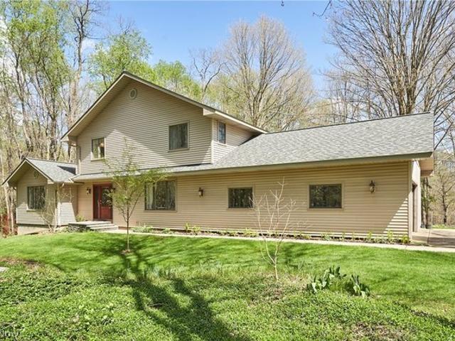 House for sale in Newbury, Ohio
