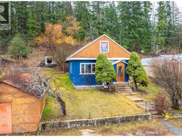 House for sale in Sirdar, British Columbia