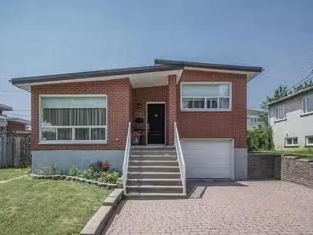 House for sale in Chomedey, Quebec