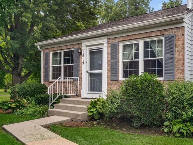 Townhouse for sale in Geneva, Illinois