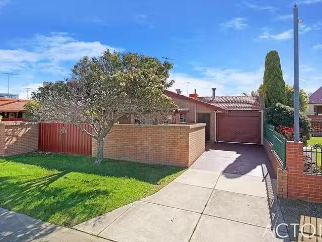 House for rent in Dudley Park